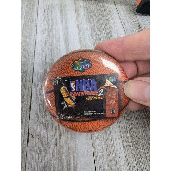 Vintage Kobe Bryant In NBA Courtside Nintendo N64 Pin Pinback - Picture 2 of 4